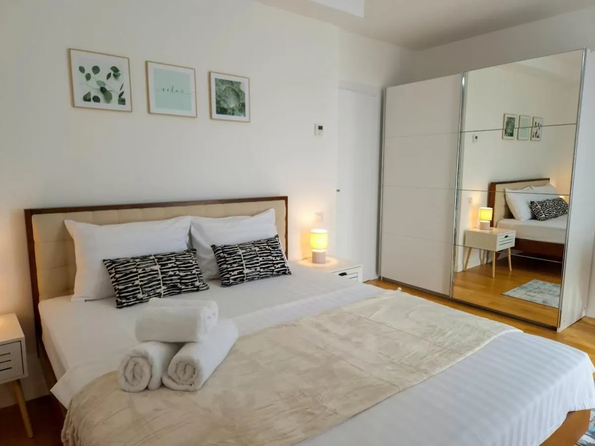 Blue Royale Apartment Bucharest