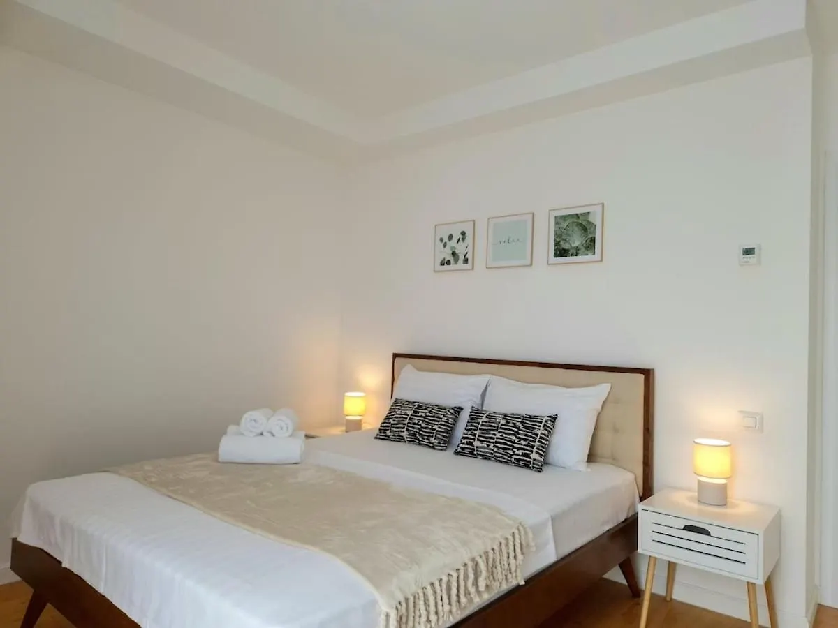 Blue Royale Apartment Bucharest 0*,